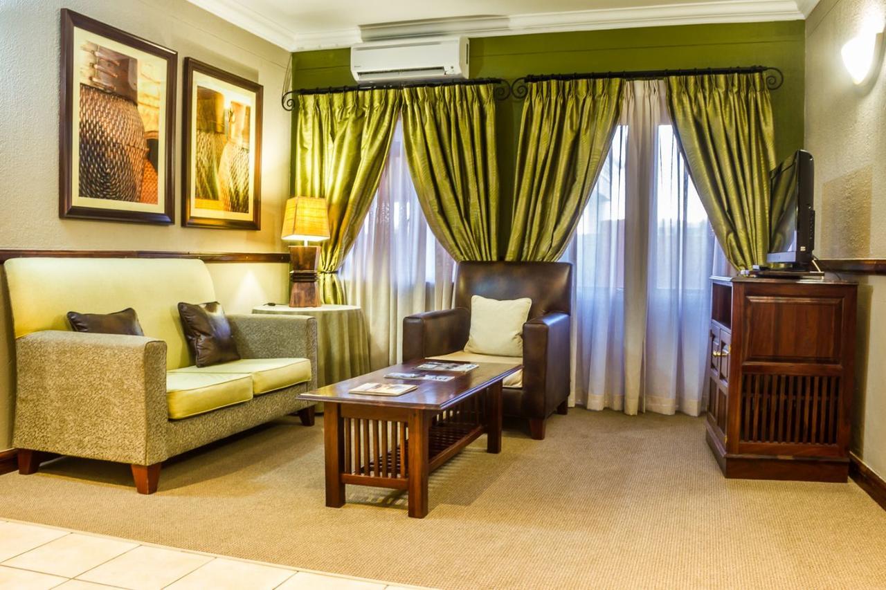 Peermont Mondior Hotel Gaborone Exterior foto