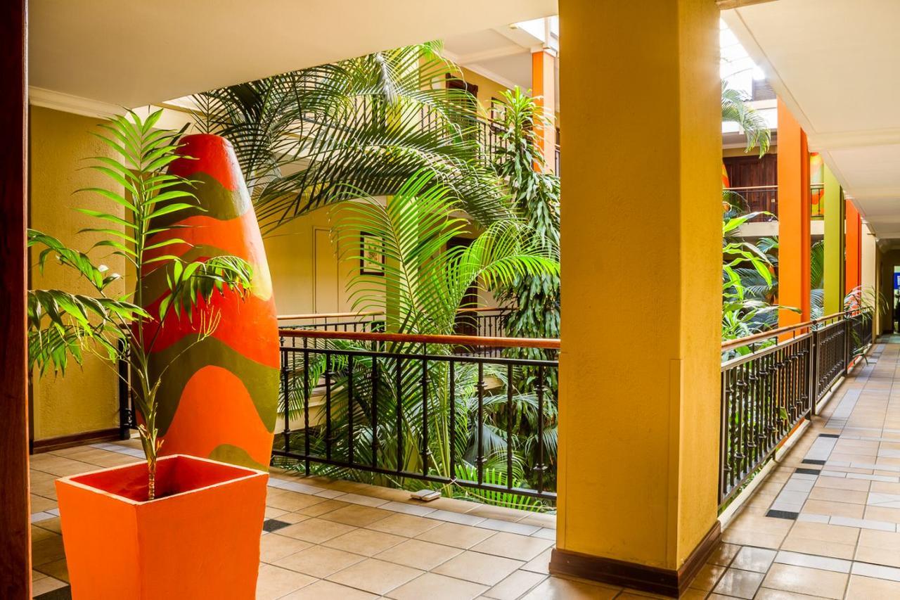 Peermont Mondior Hotel Gaborone Exterior foto