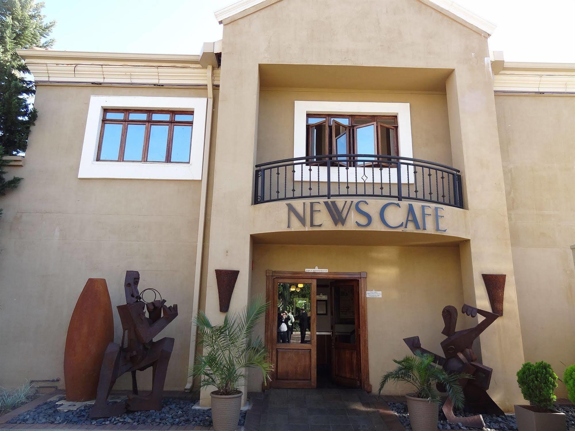 Peermont Mondior Hotel Gaborone Exterior foto