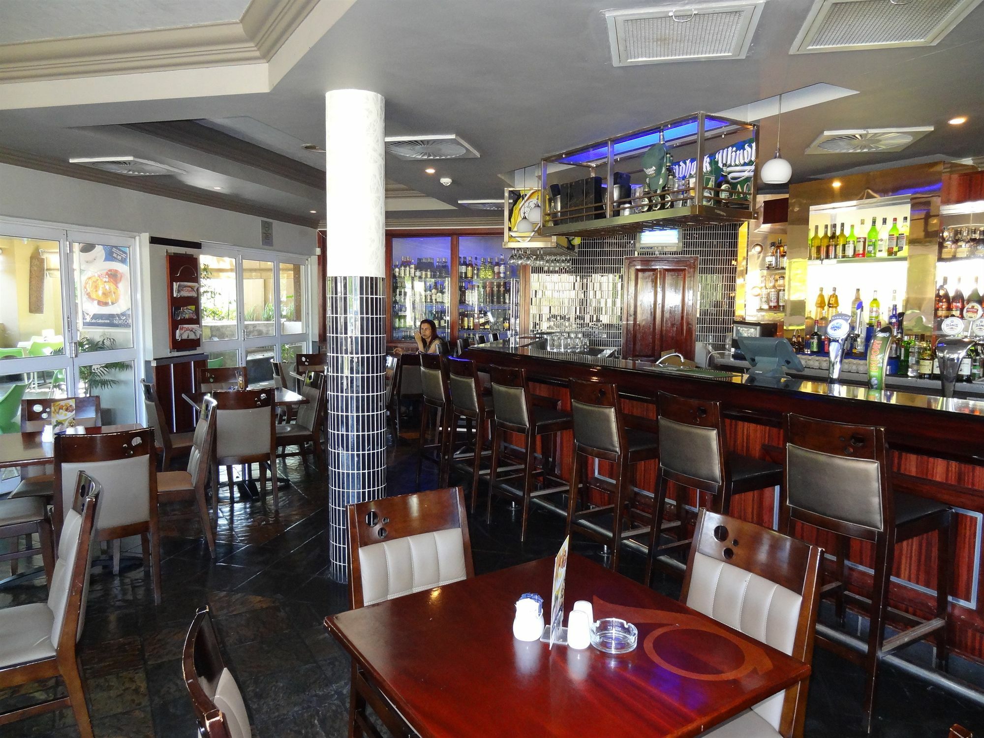 Peermont Mondior Hotel Gaborone Exterior foto
