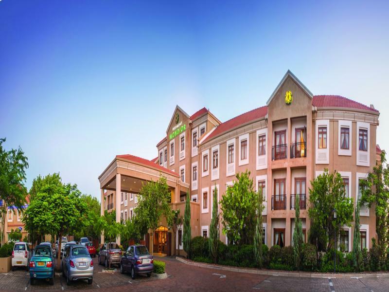 Peermont Mondior Hotel Gaborone Exterior foto